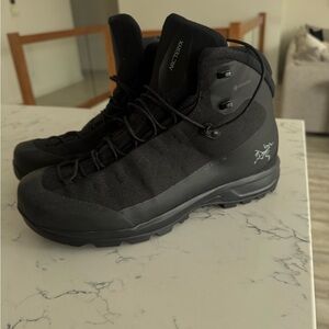 Arc'teryx Black Men's Athletic Shoes